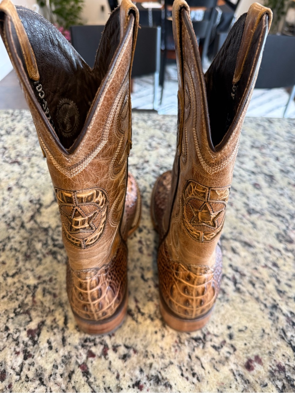 Men’s Texas Country Alligator Print Cowboy Boots. Size 7. - Picture 3 of 4